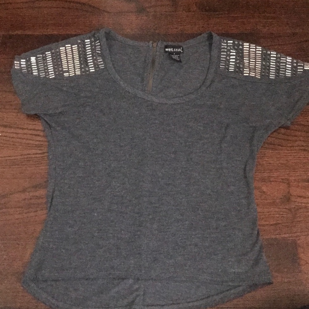 Tee
